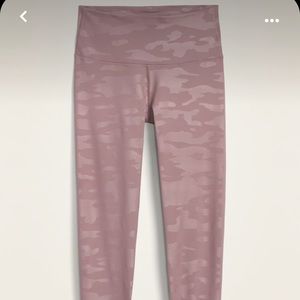 🚫sold🚫Nwt old navy active pink camo 7/8 leggings